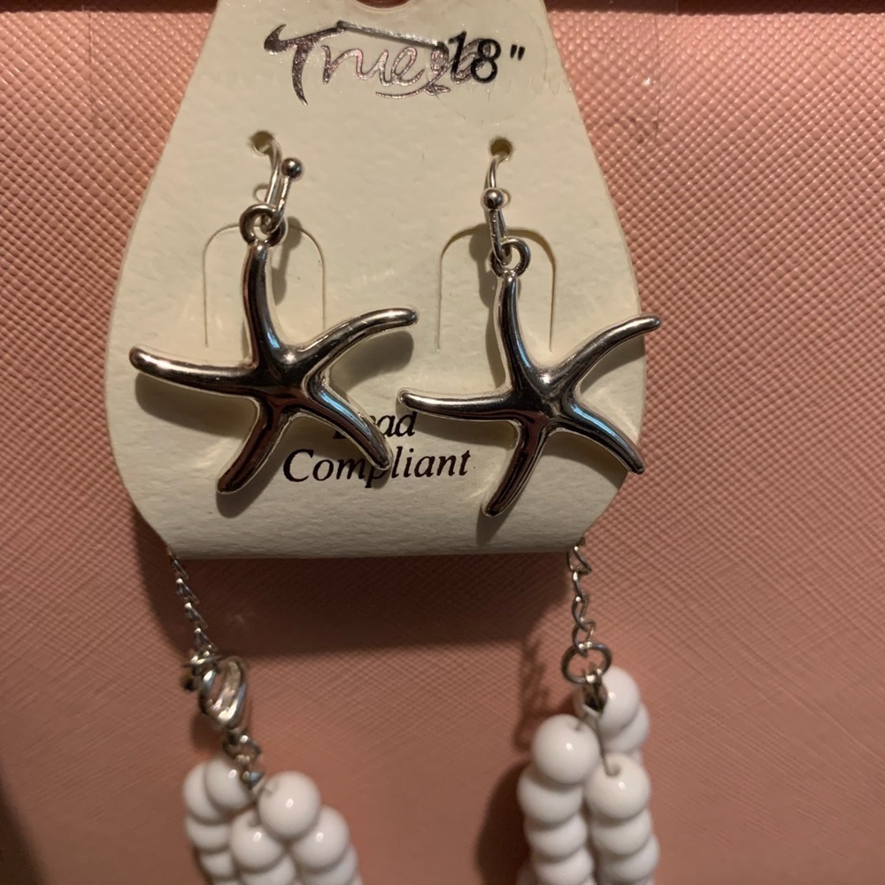 New Beautiful Statement Starfish Necklace and earrings set. Great for summer!!